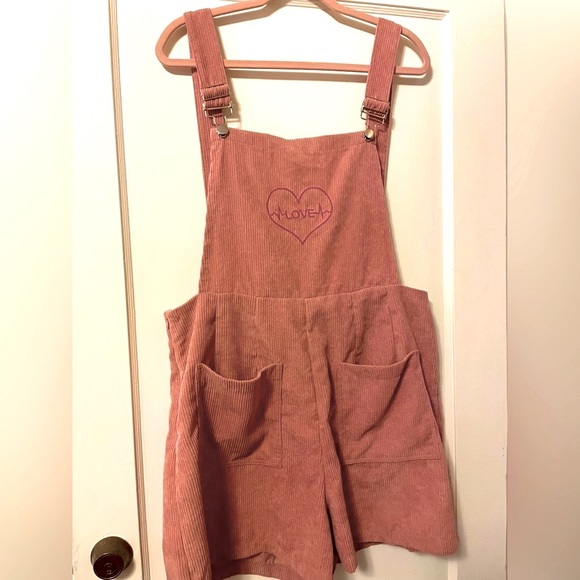 NWOT 1XL Pink LOVE Embroidered Corduroy Shortalls Overalls / Jumper 1X / 14 💗 - Picture 3 of 6
